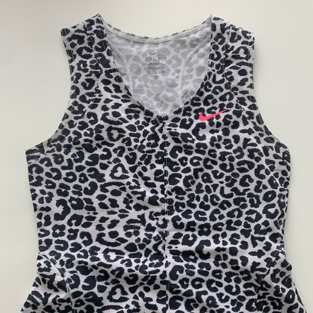 Nike Dri-Fit workout top.  Size small